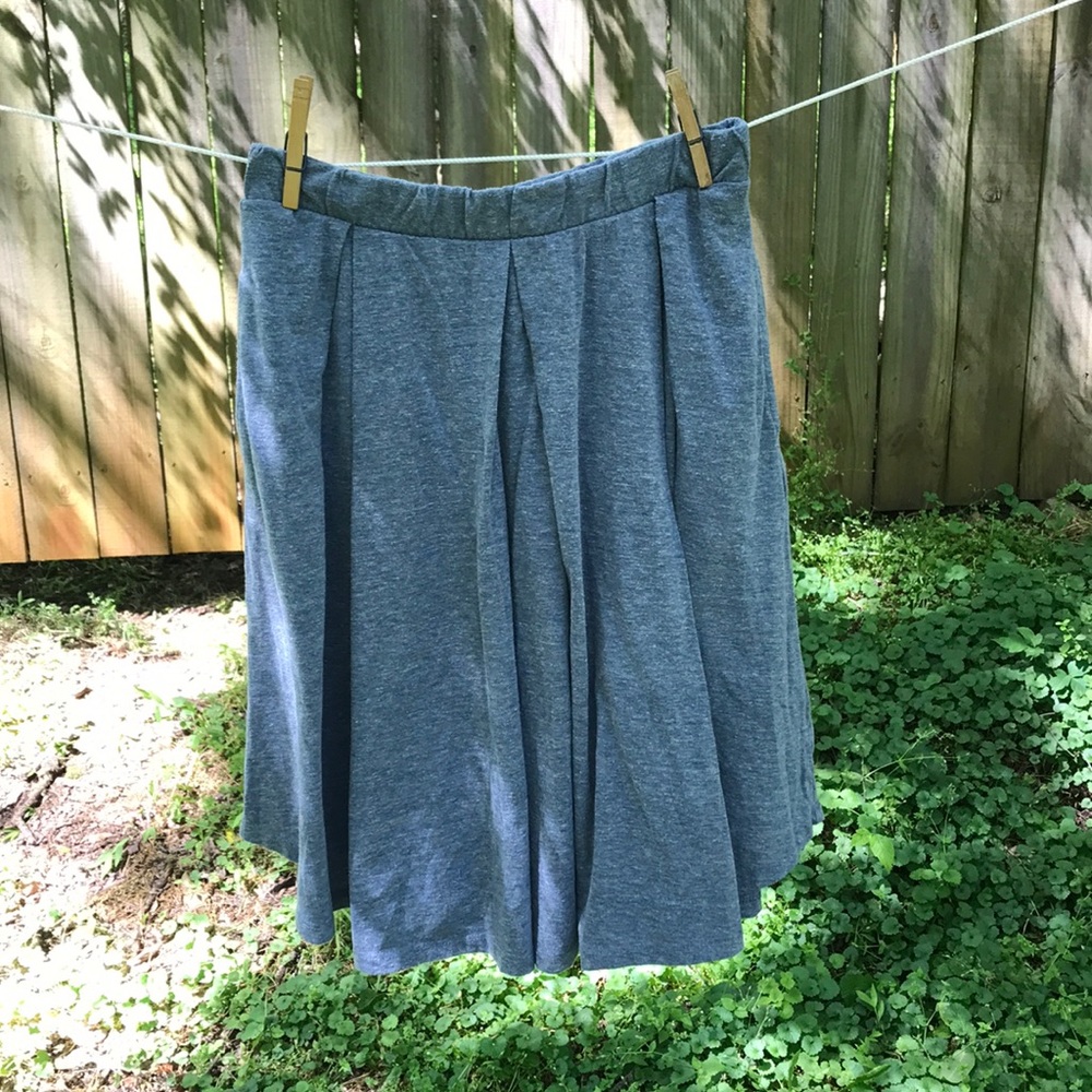LulaRoe Madison skirt with POCKETS!! 😻